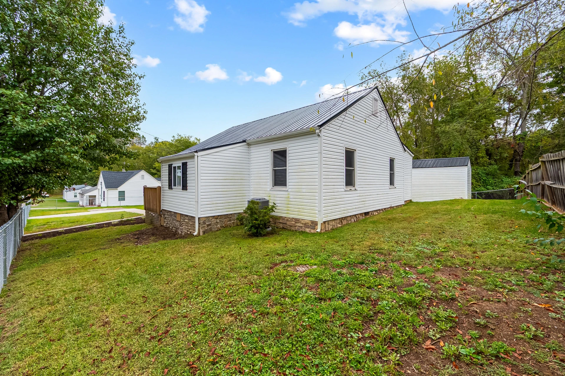 306 Lester ST - Photo 31