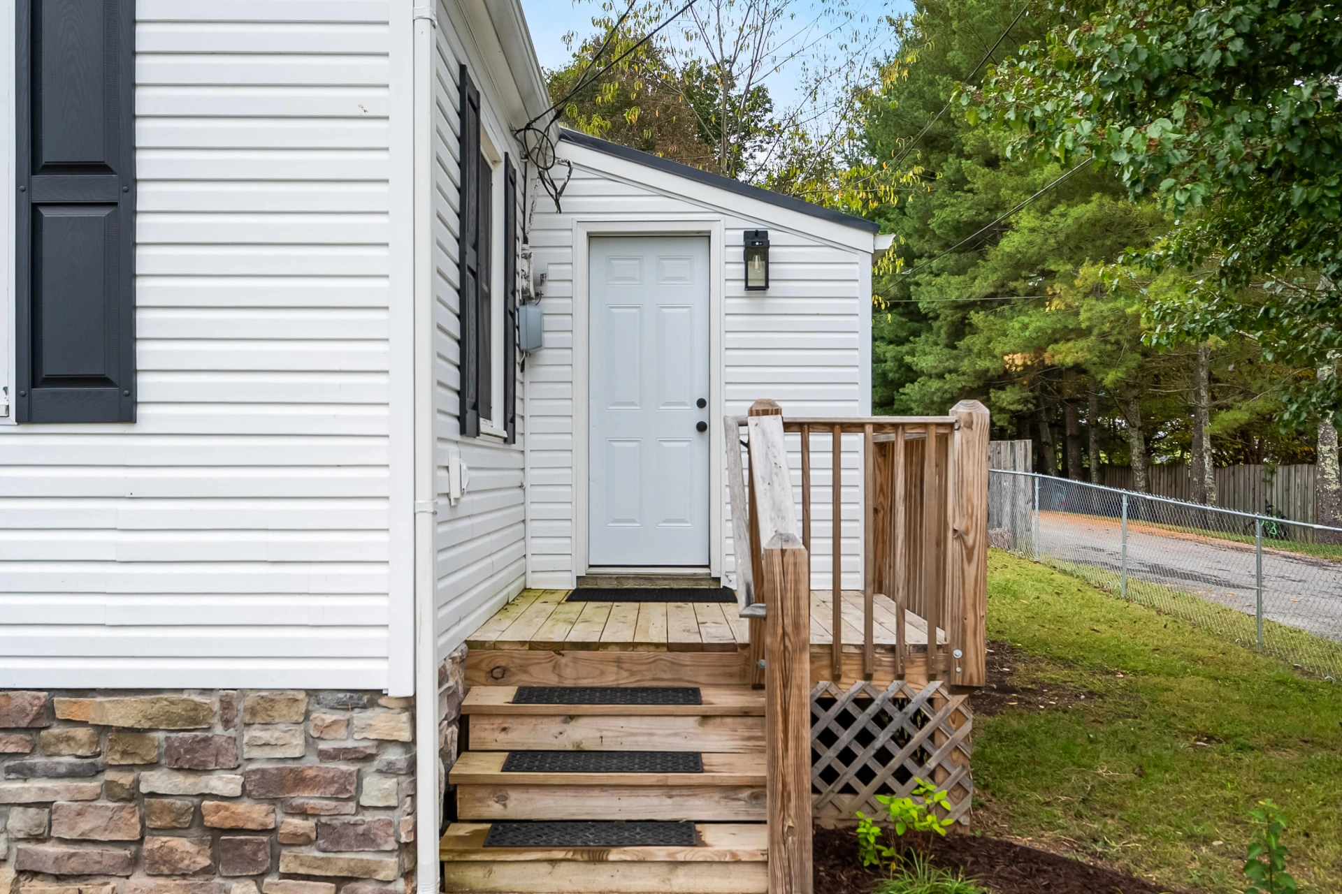 306 Lester ST - Photo 37