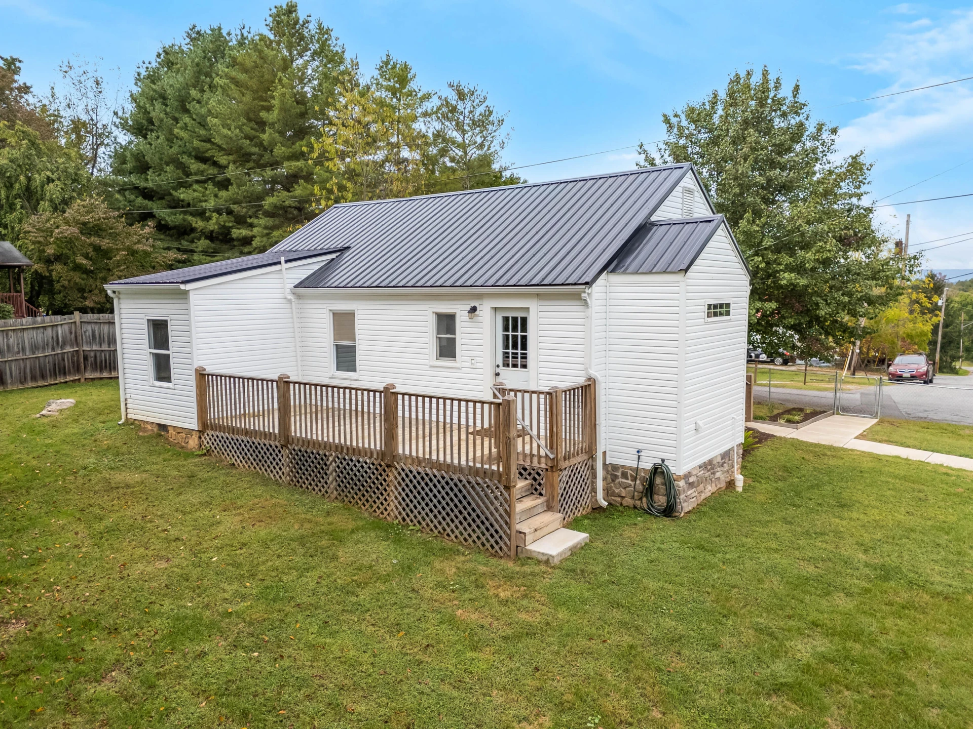 306 Lester ST - Photo 43