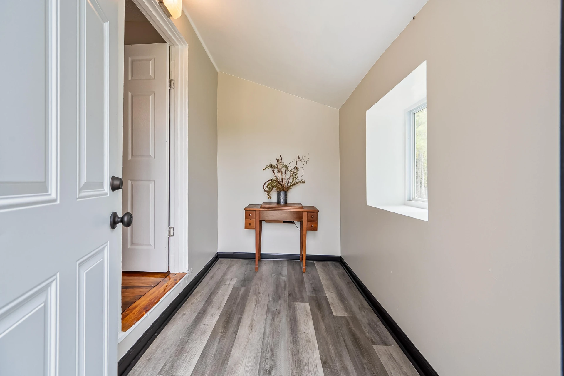 306 Lester ST - Photo 6