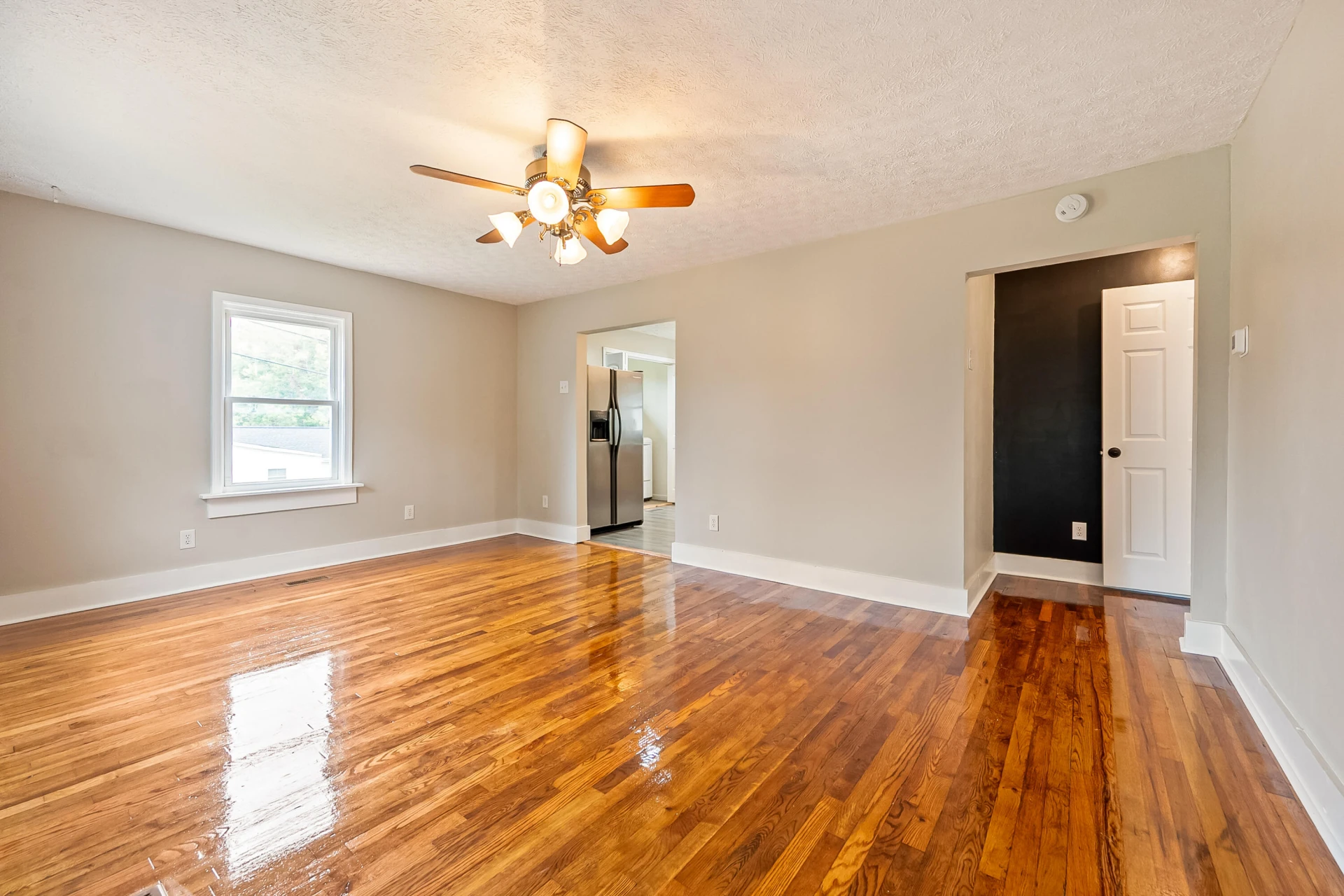 306 Lester ST - Photo 8
