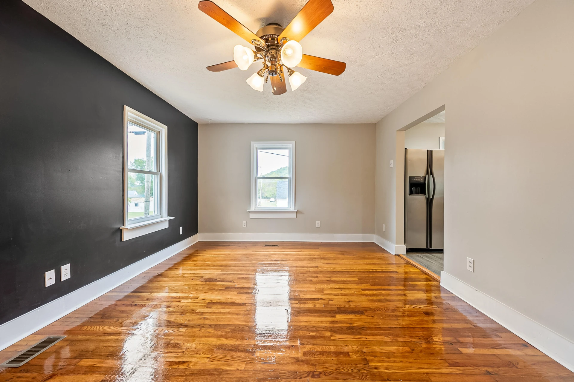 306 Lester ST - Photo 9