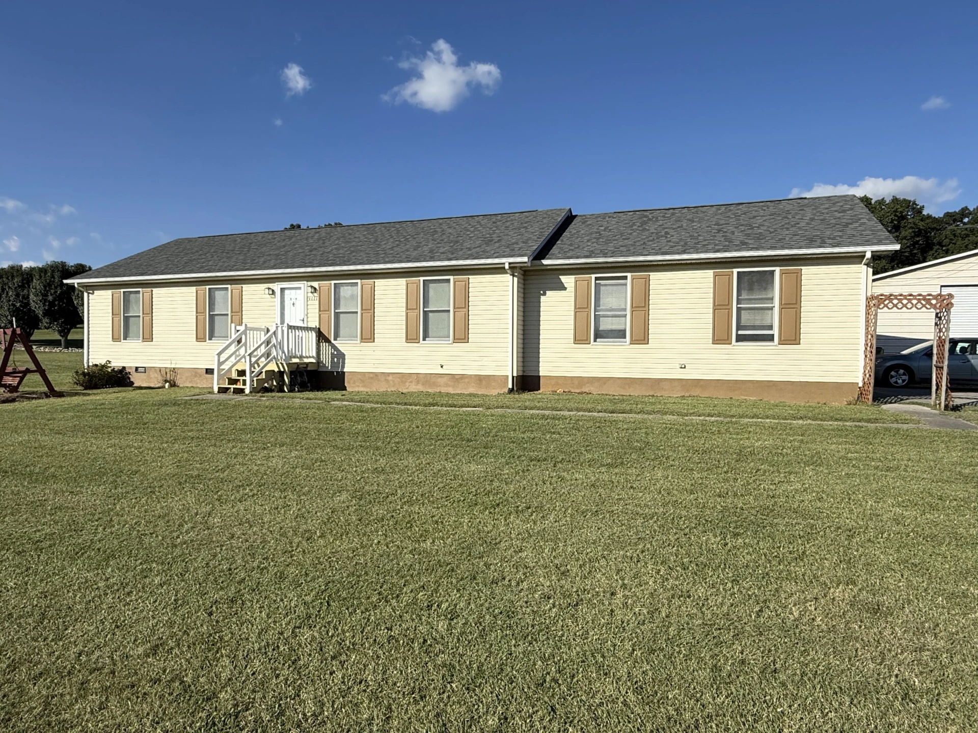 1111 Stratford DR