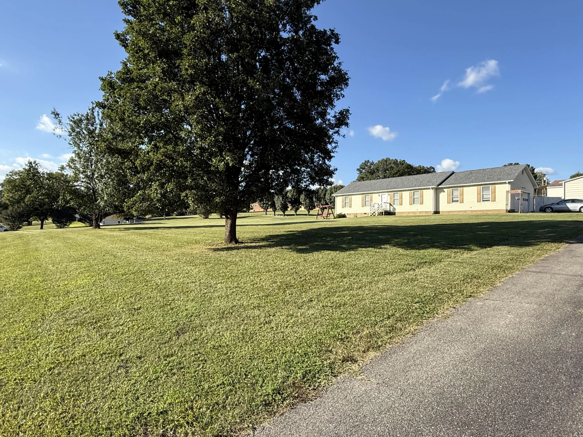 1111 Stratford DR - Photo 3