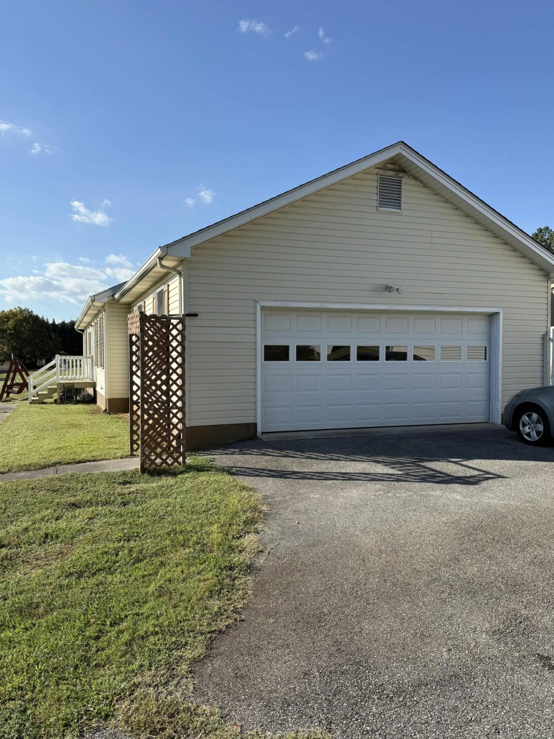 1111 Stratford DR - Photo 6