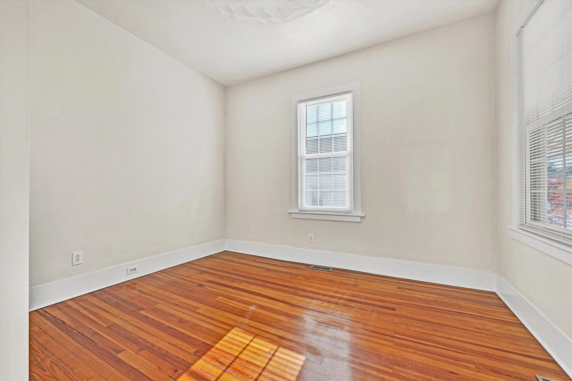 410 N Blair ST - Photo 10