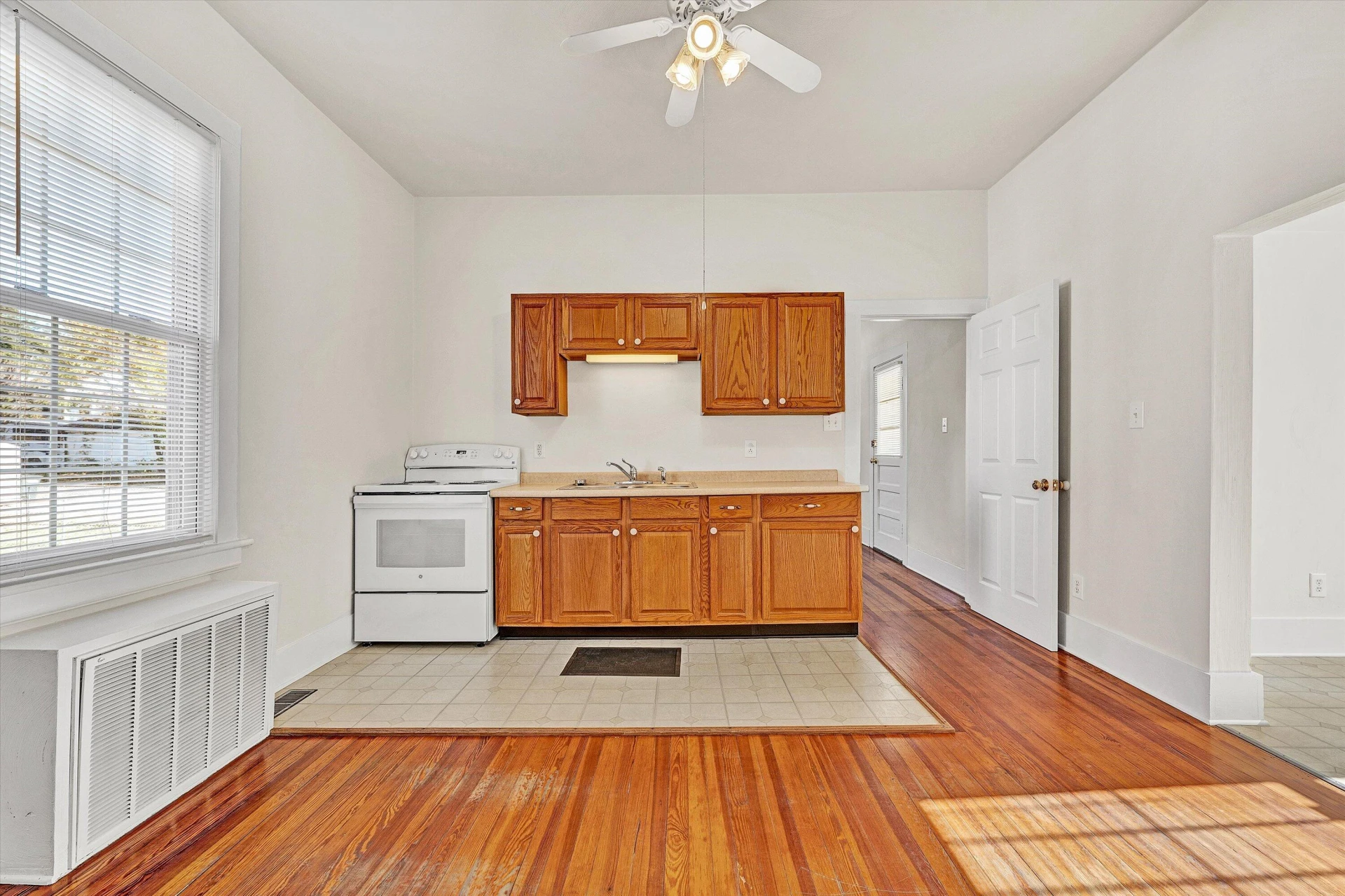 410 N Blair ST - Photo 12