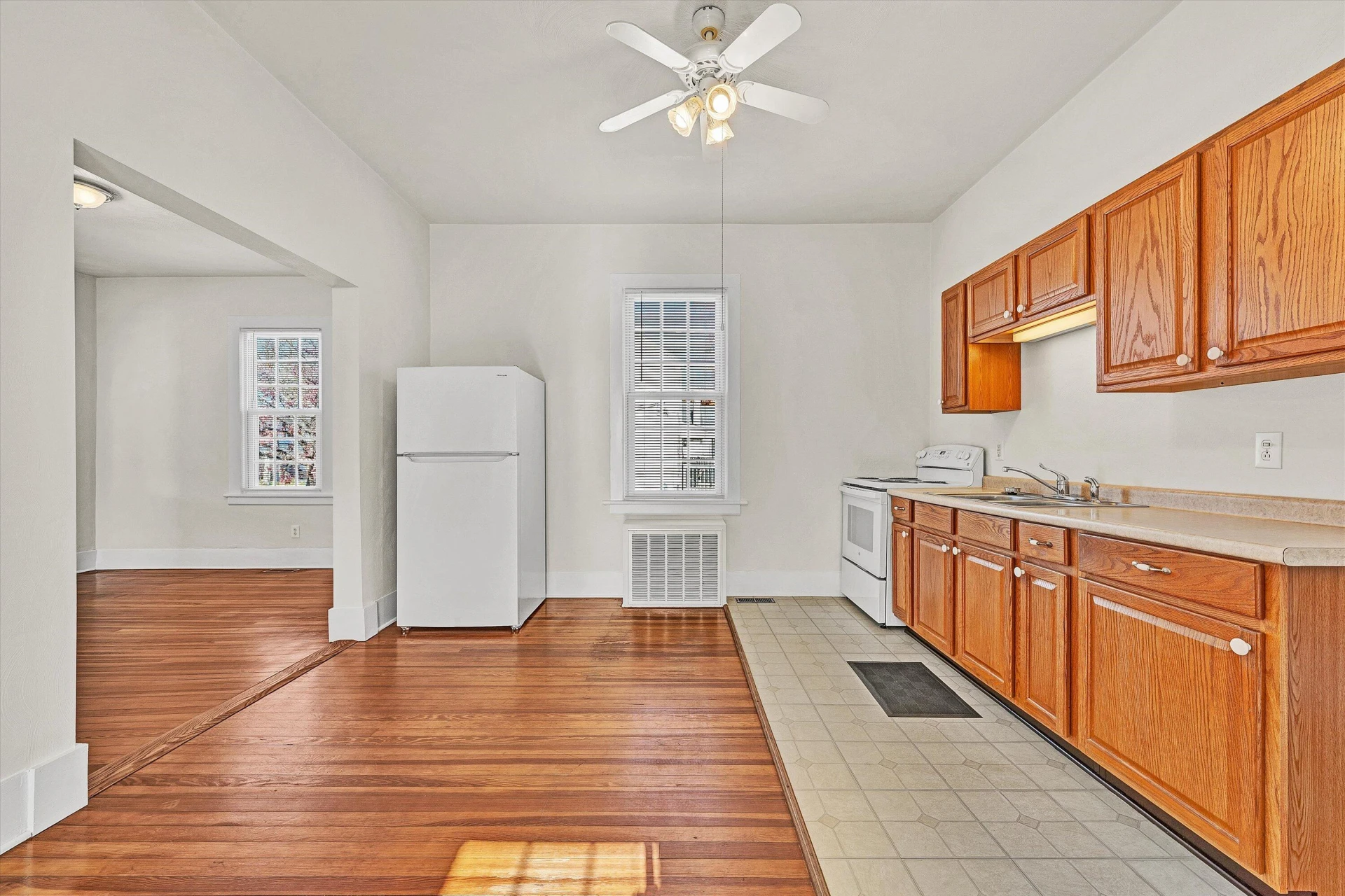 410 N Blair ST - Photo 13