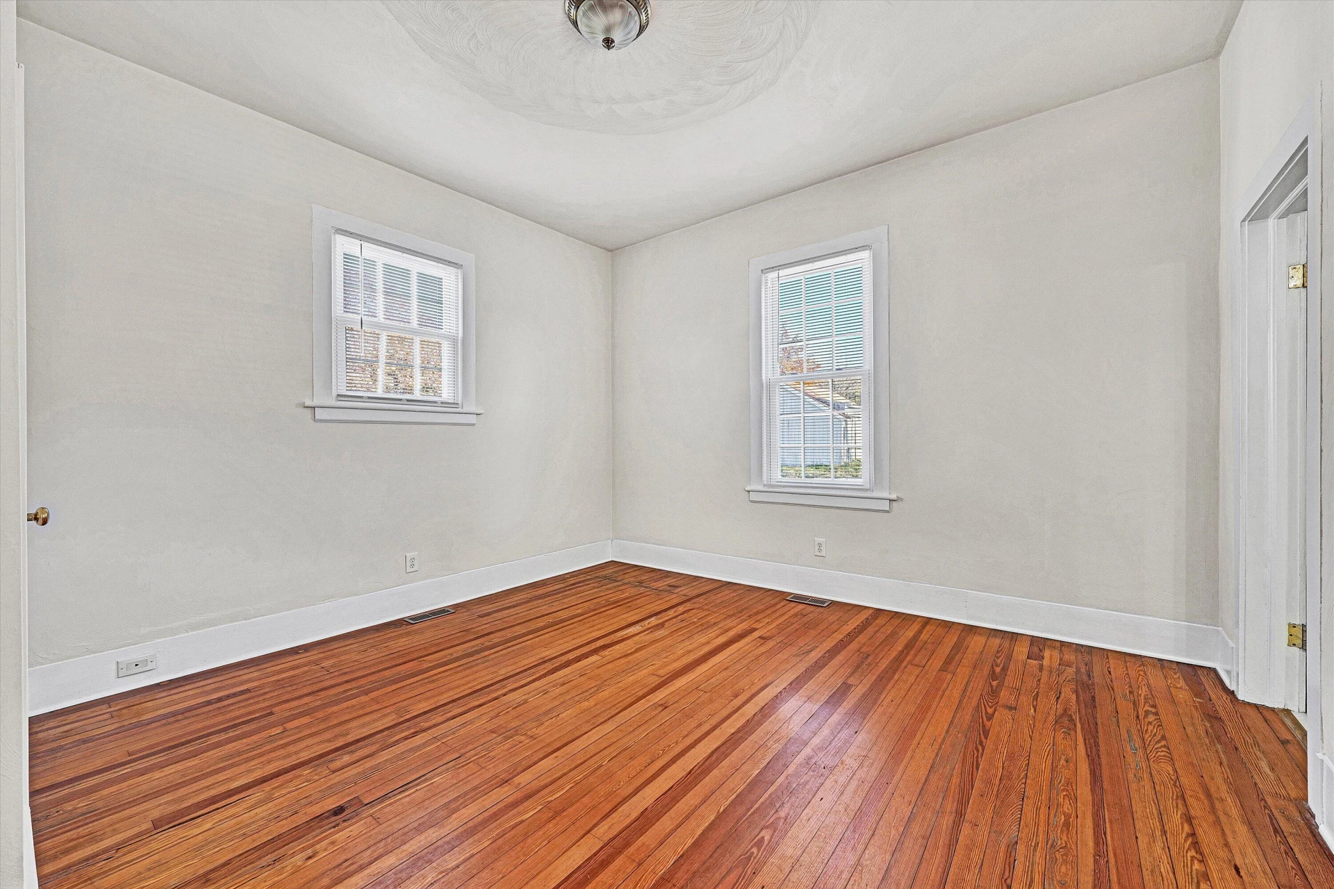 410 N Blair ST - Photo 18