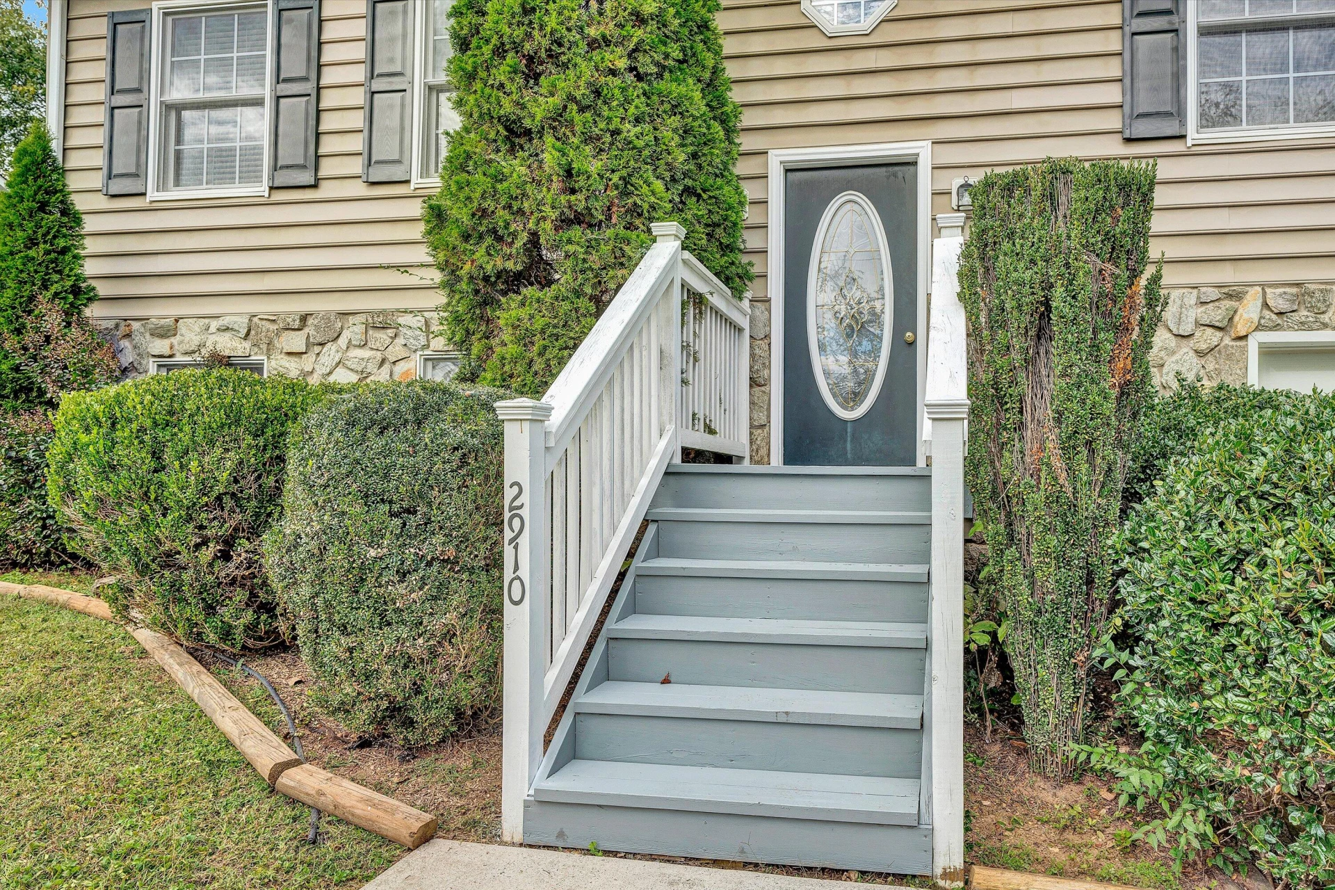 2910 Vinyard AVE NE - Photo 5