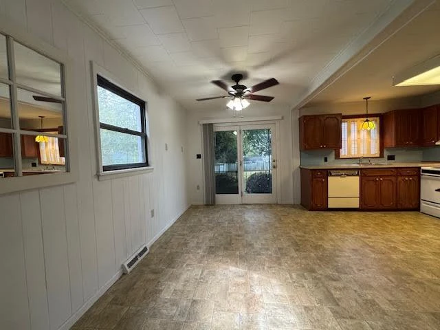 4916 Hildebrand RD NW - Photo 5