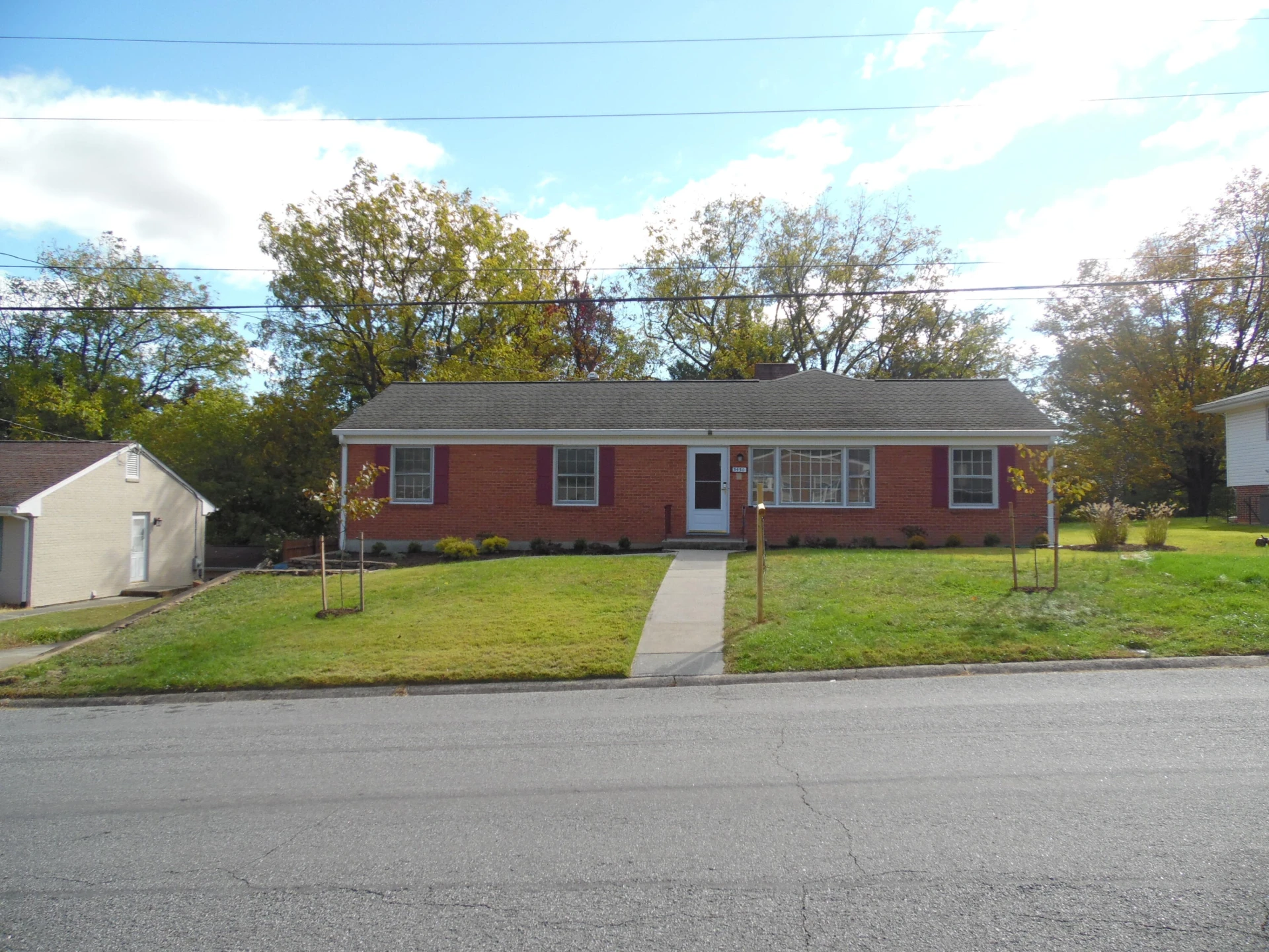 3430 Ashmeade DR - Photo 2
