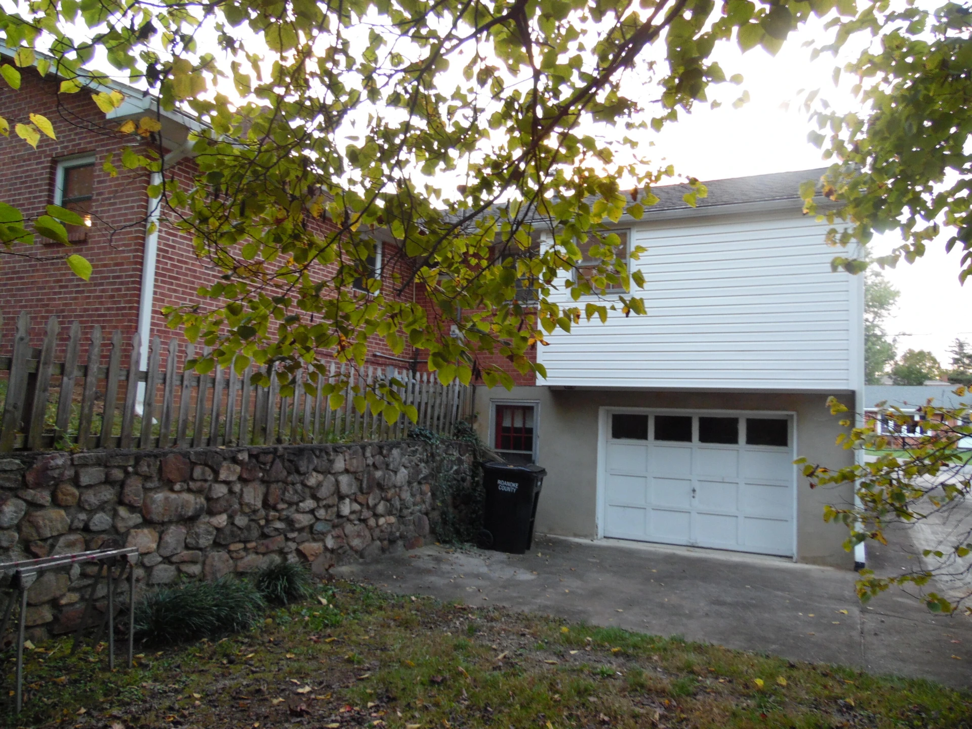 3430 Ashmeade DR - Photo 4
