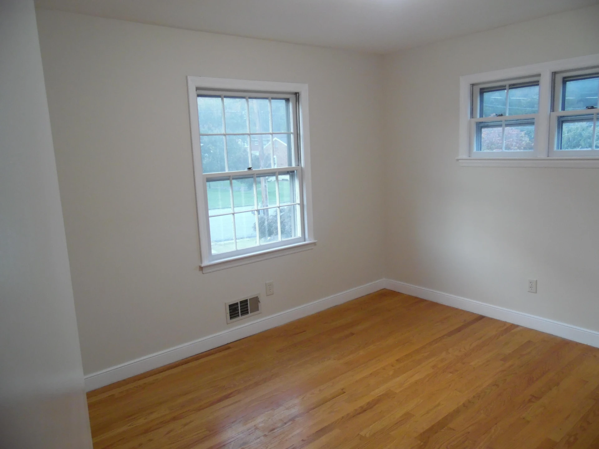 3430 Ashmeade DR - Photo 7