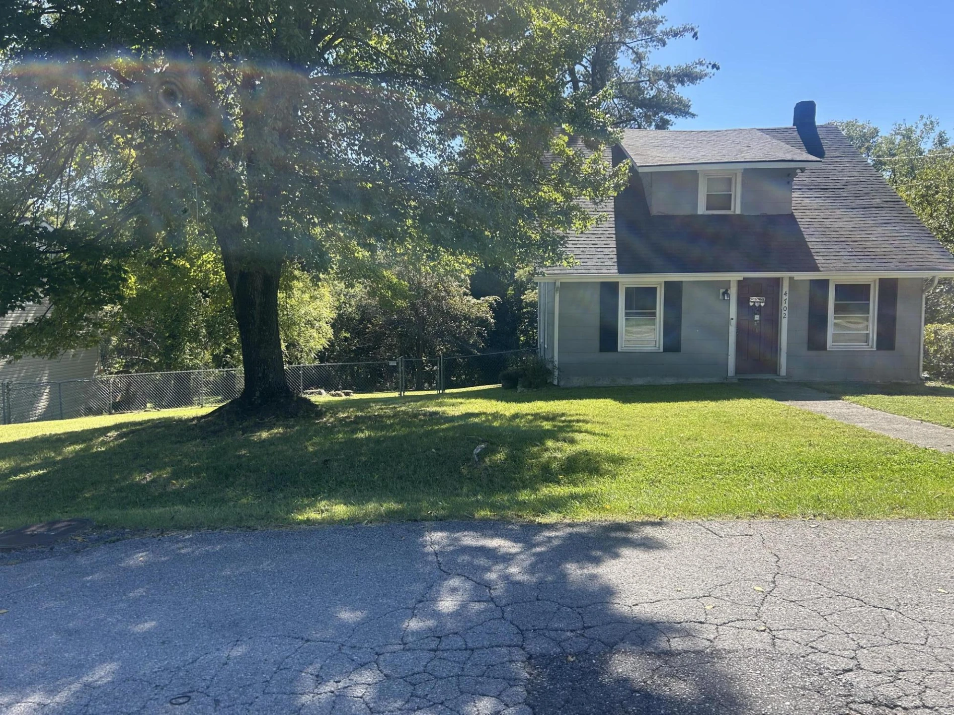4702 Edgelawn AVE NW - Photo 2