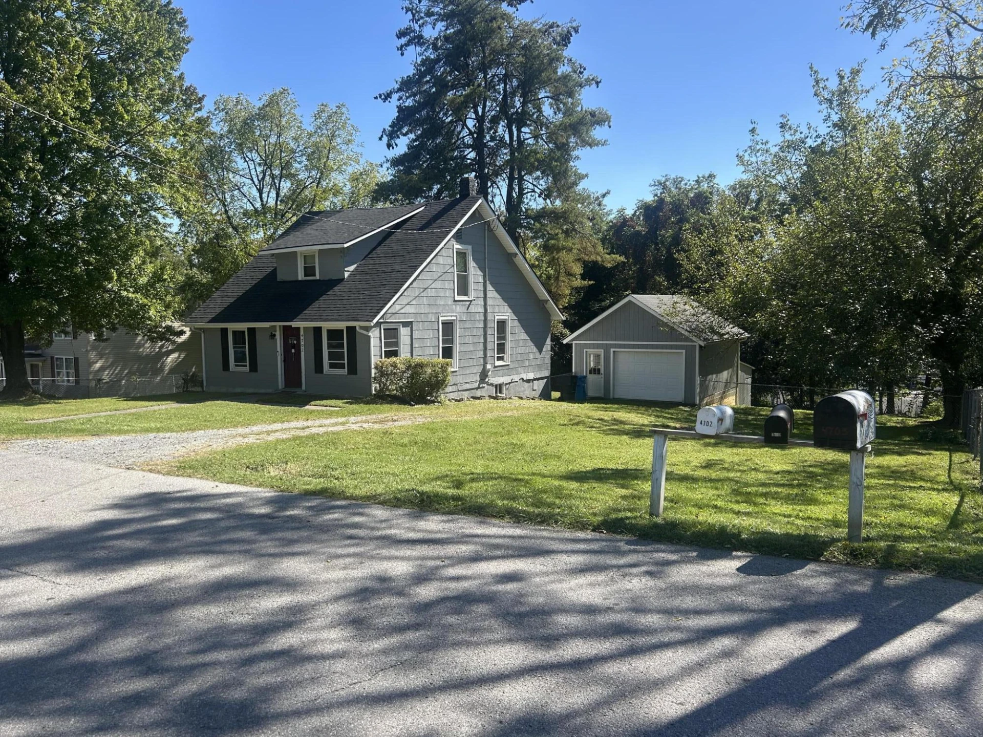 4702 Edgelawn AVE NW - Photo 4