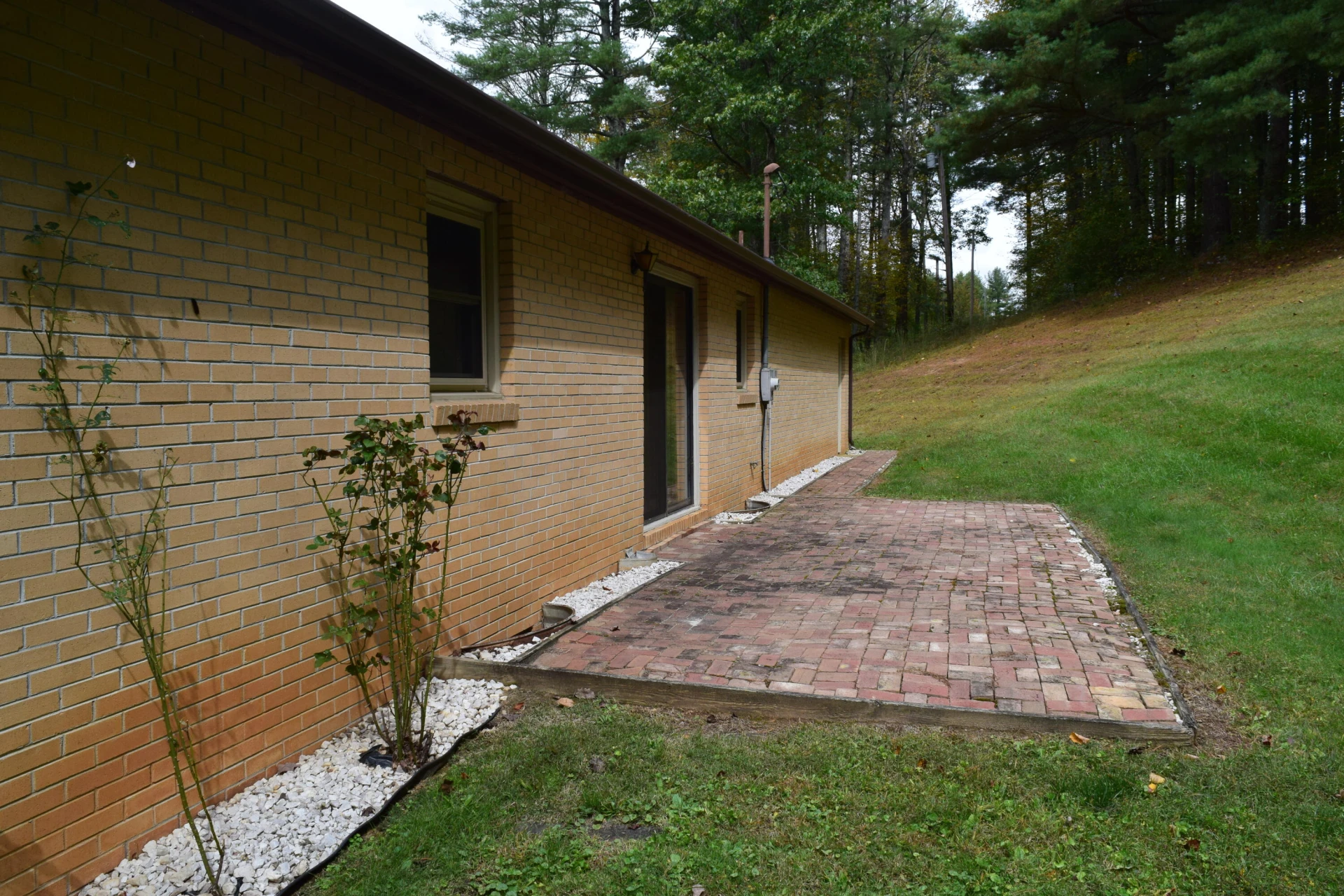 171 Pine Creek WAY SE - Photo 10