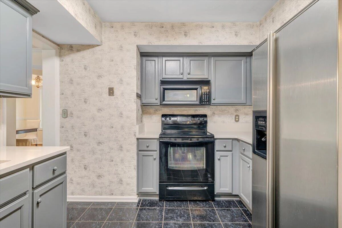 6106 Monet DR - Photo 12