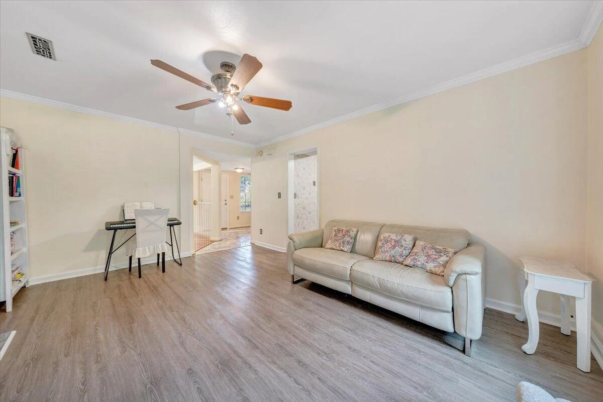 6106 Monet DR - Photo 3