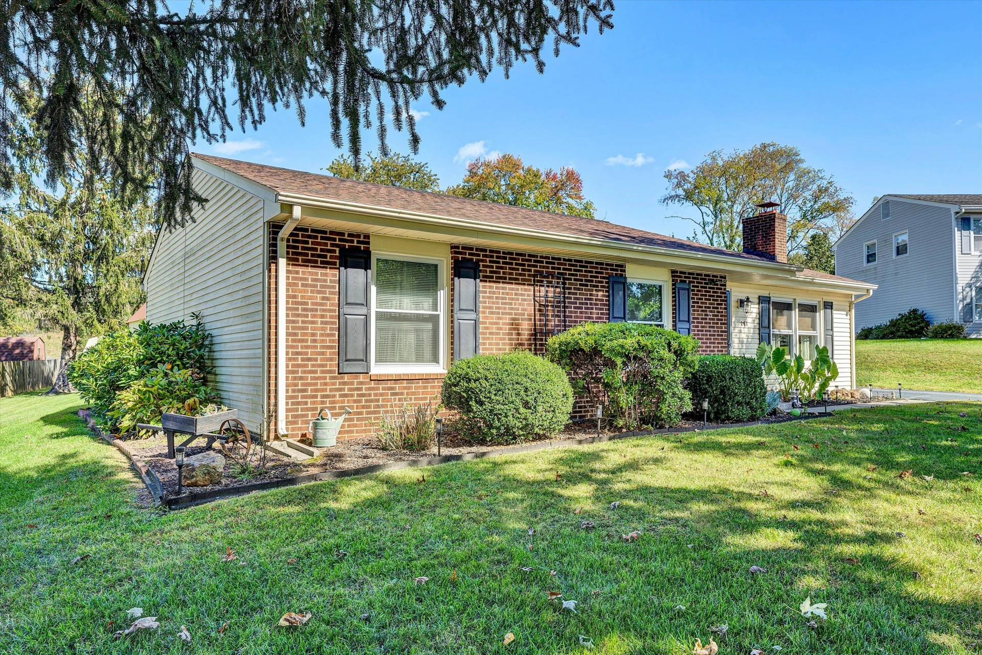 257 AZALEA CIR - Photo 3
