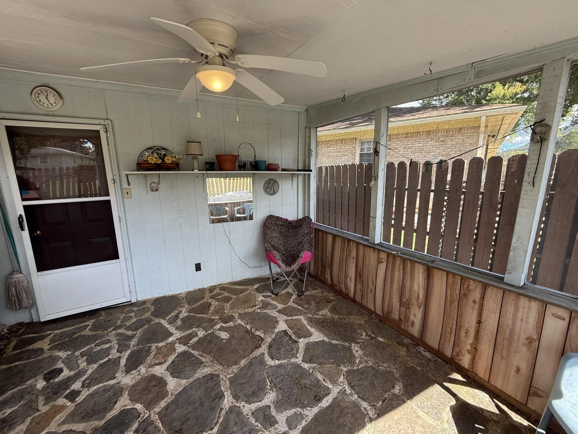 551 Brentwood DR - Photo 18