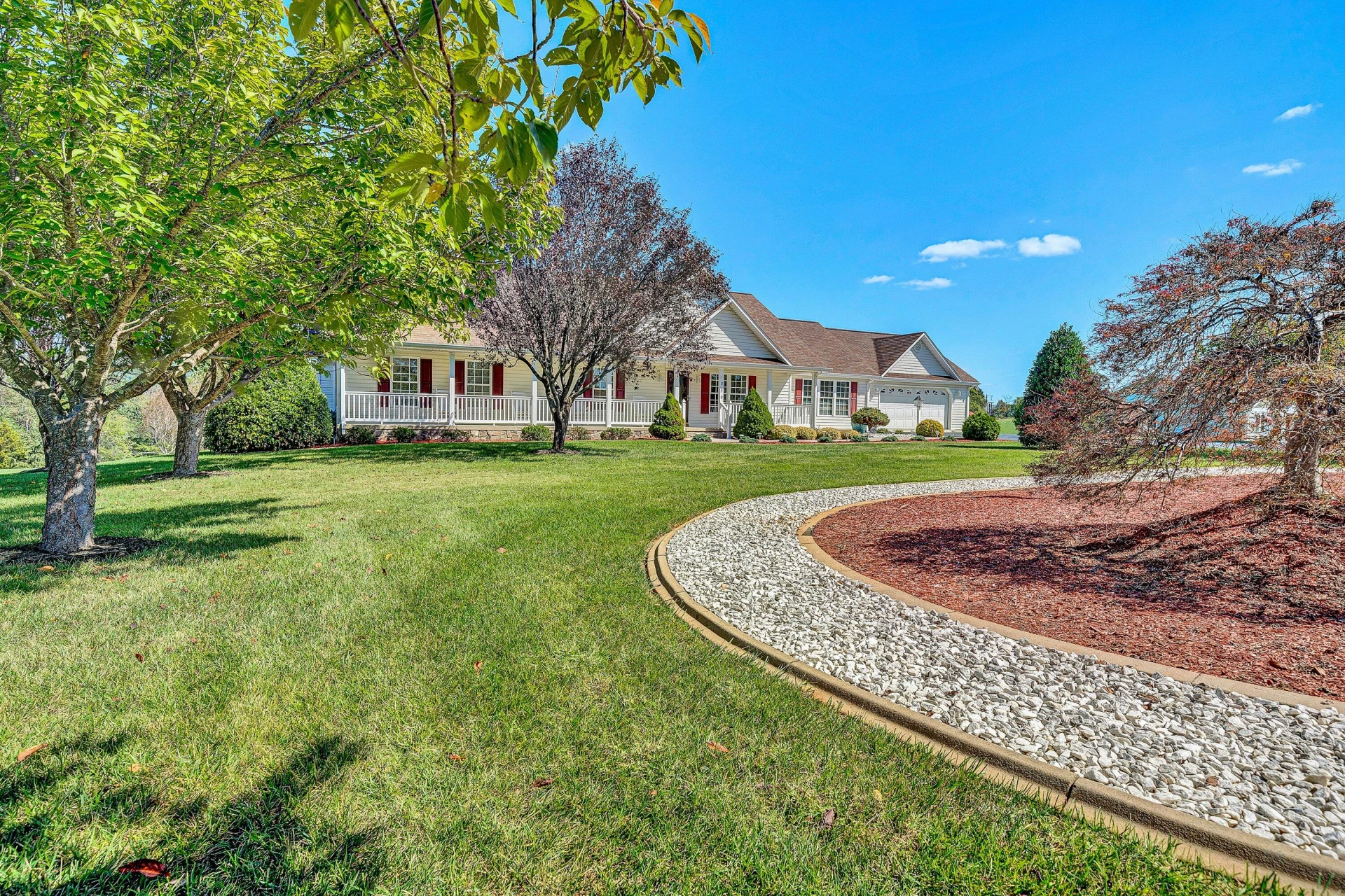 1850 Emmaus Church RD - Photo 2