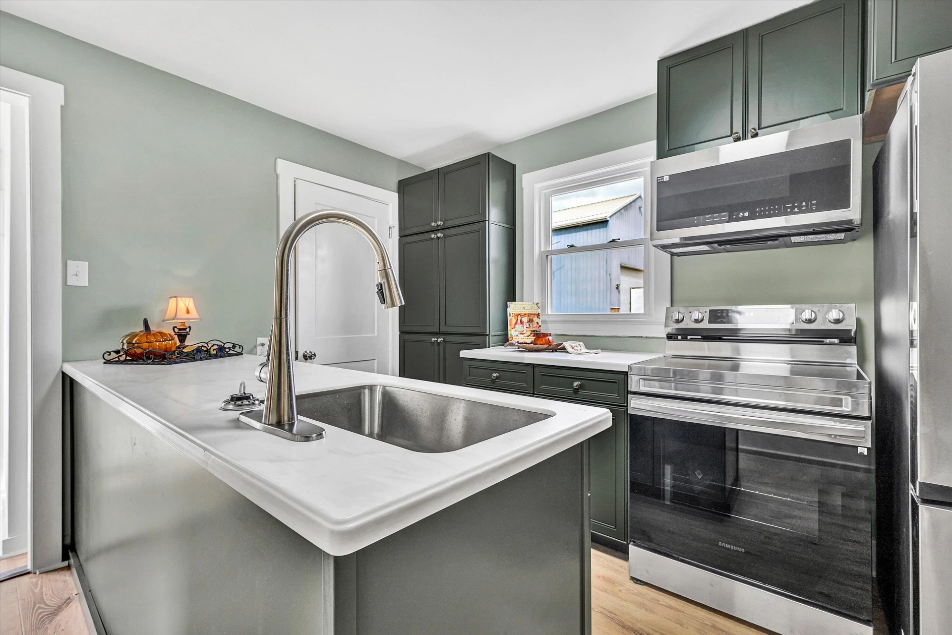 1702 East Gate AVE NE - Photo 13