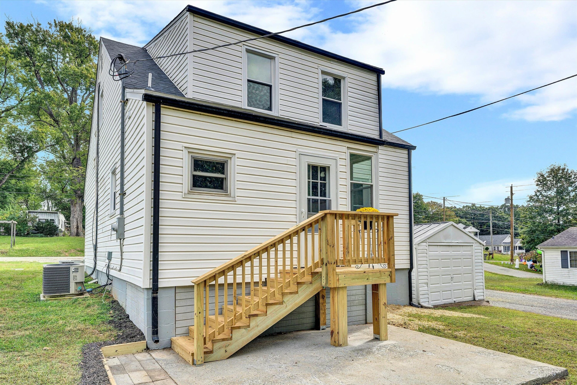 1702 East Gate AVE NE - Photo 33