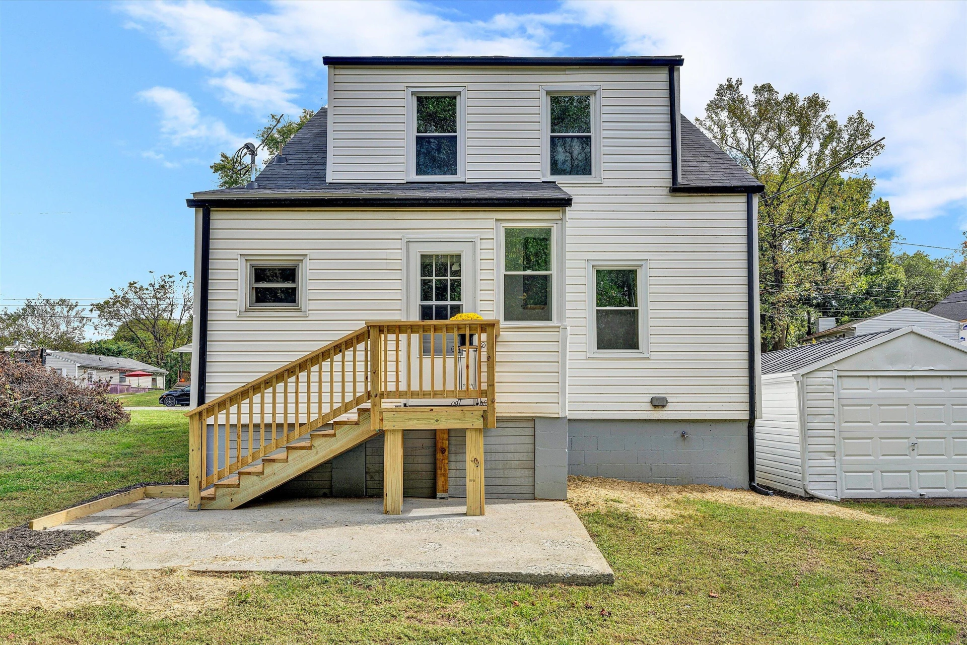 1702 East Gate AVE NE - Photo 34