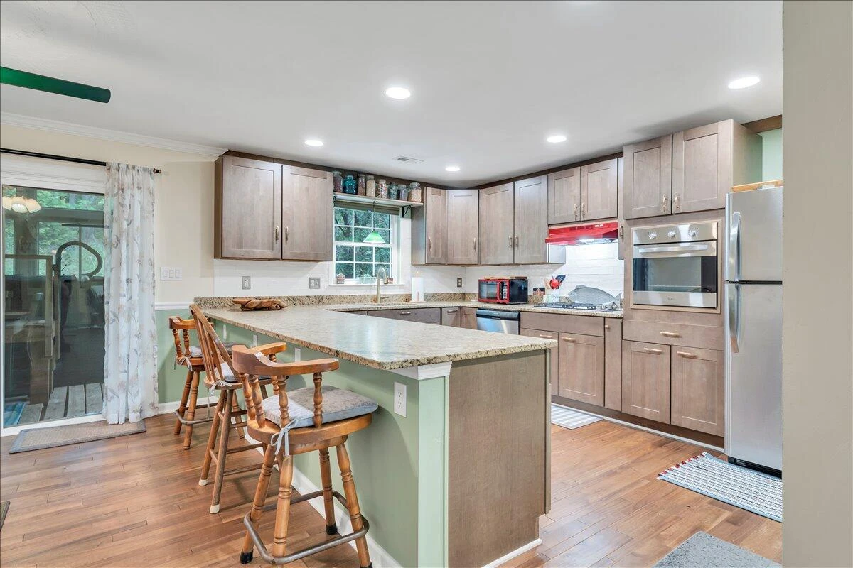 675 Ray ST - Photo 12