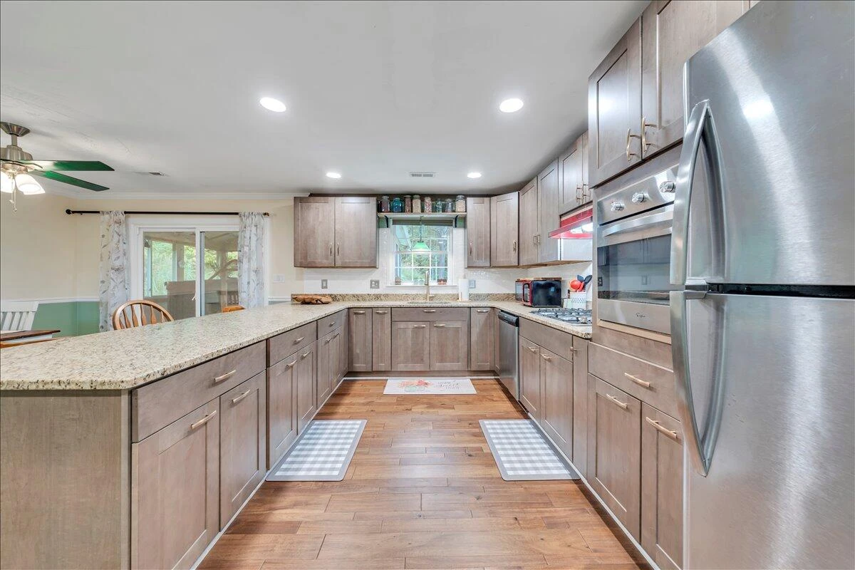 675 Ray ST - Photo 13