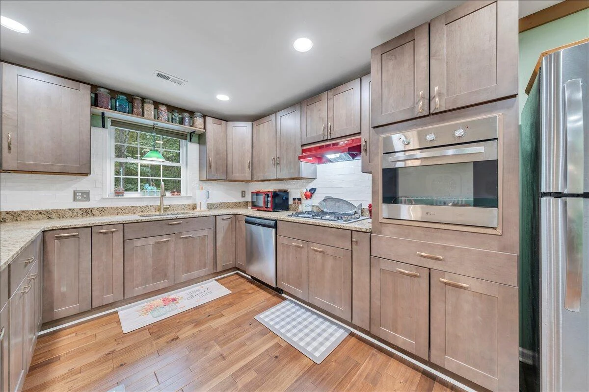 675 Ray ST - Photo 14