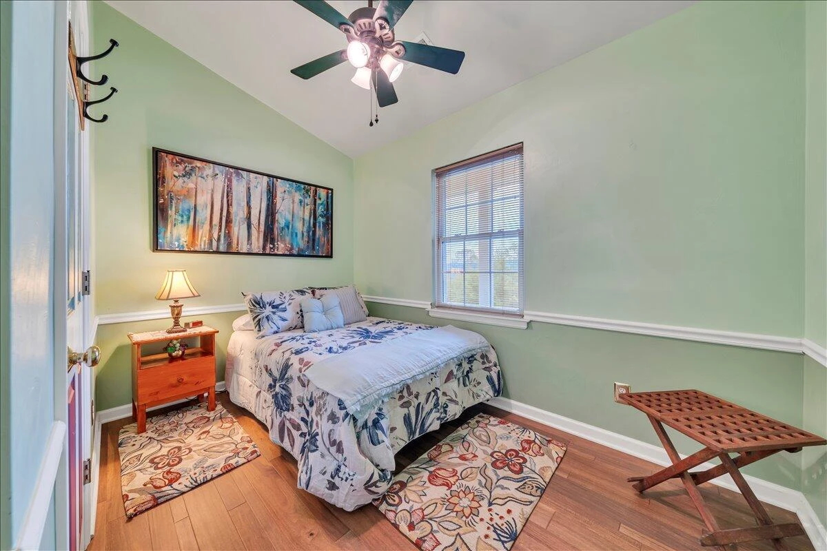 675 Ray ST - Photo 17
