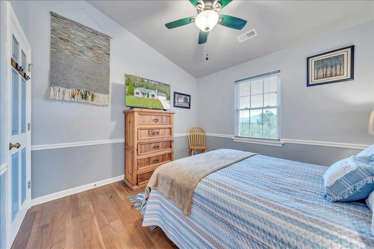 675 Ray ST - Photo 19
