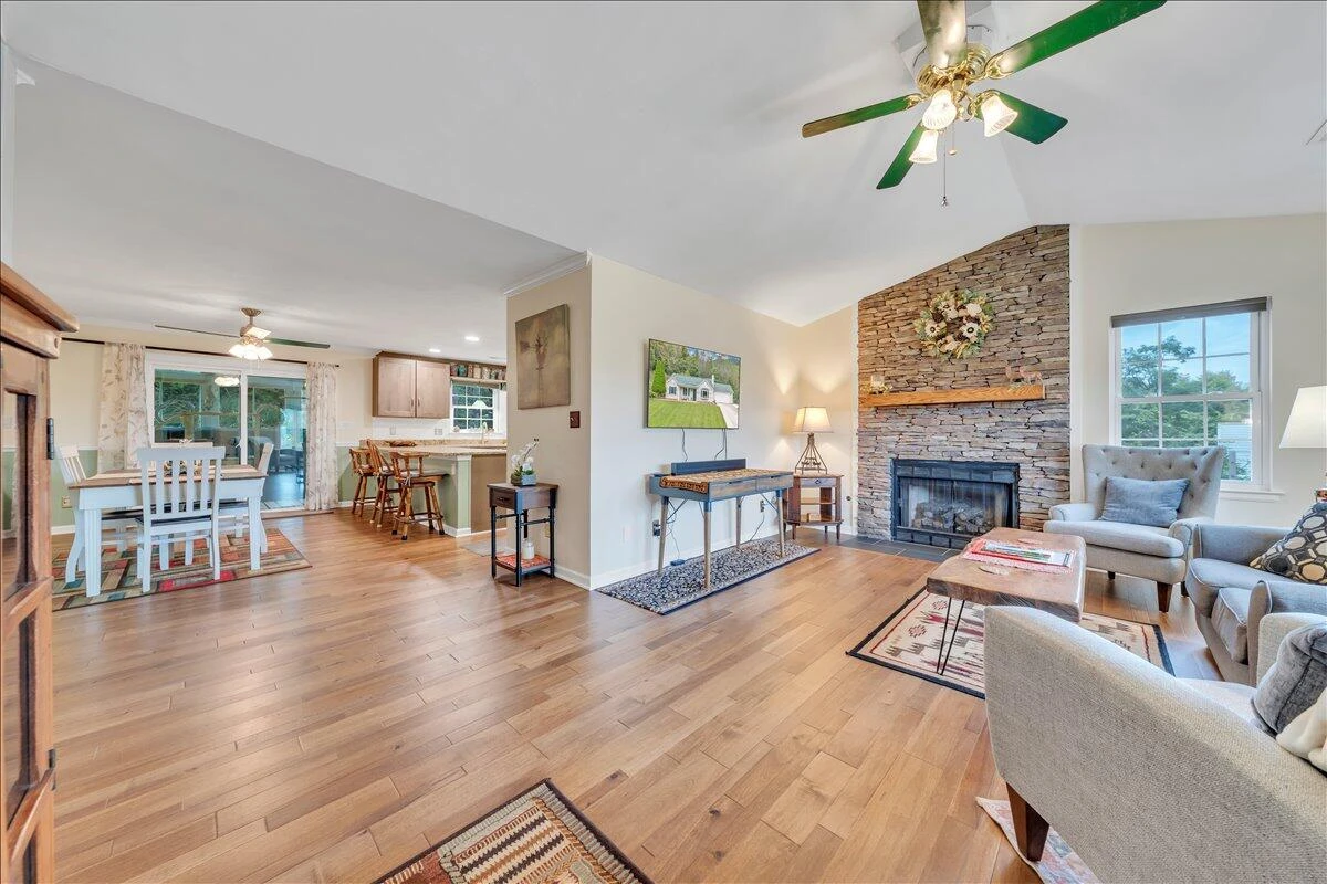 675 Ray ST - Photo 4