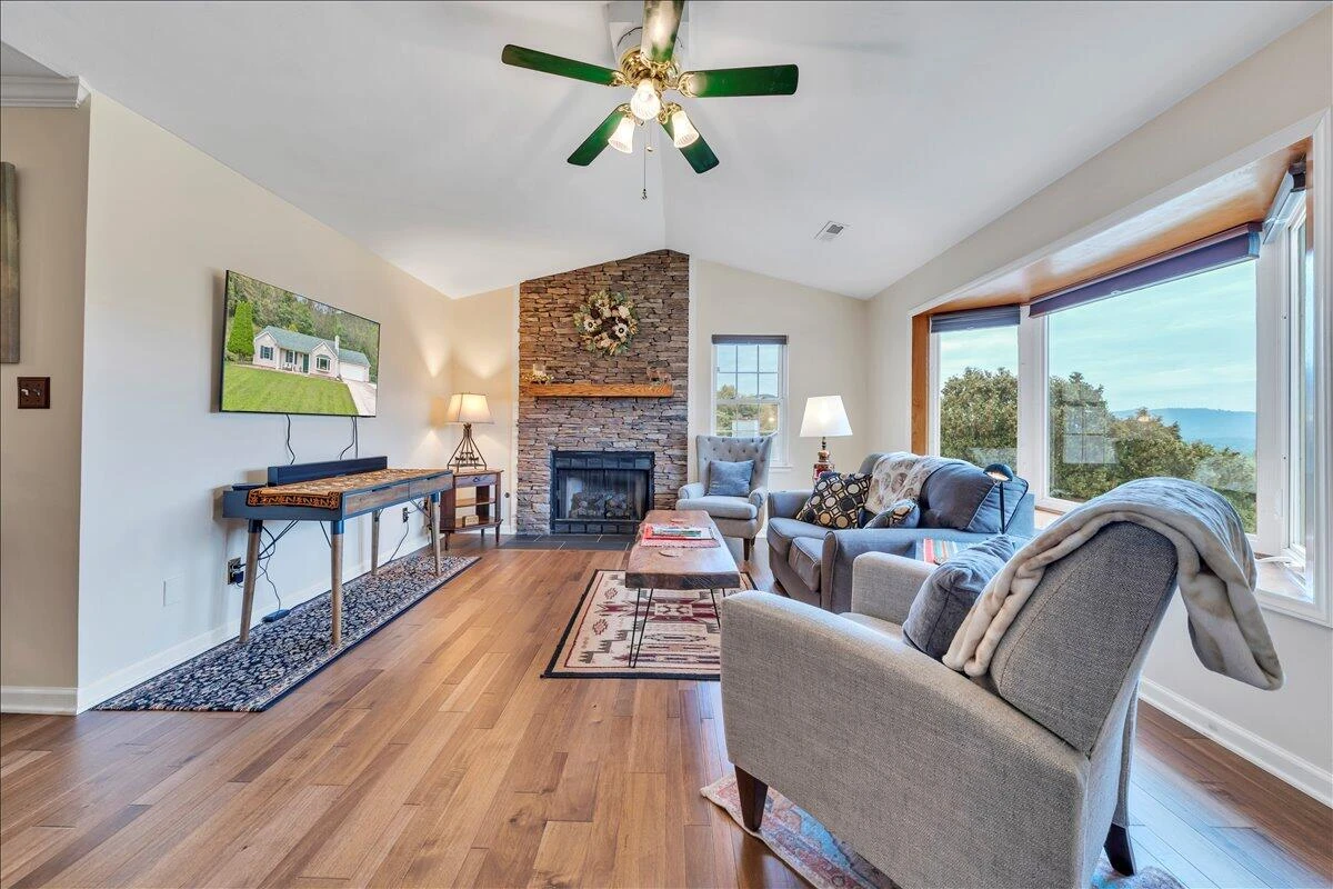 675 Ray ST - Photo 5