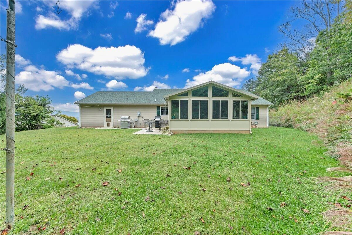 675 Ray ST - Photo 44