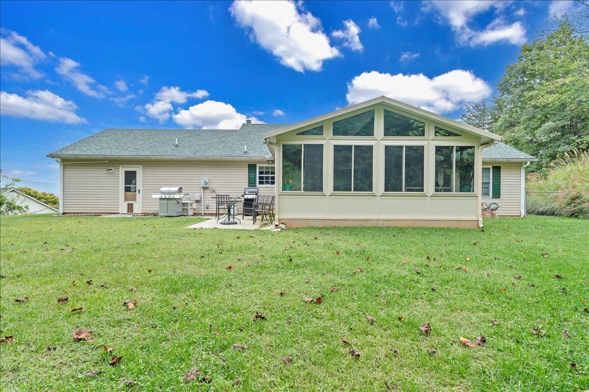 675 Ray ST - Photo 45