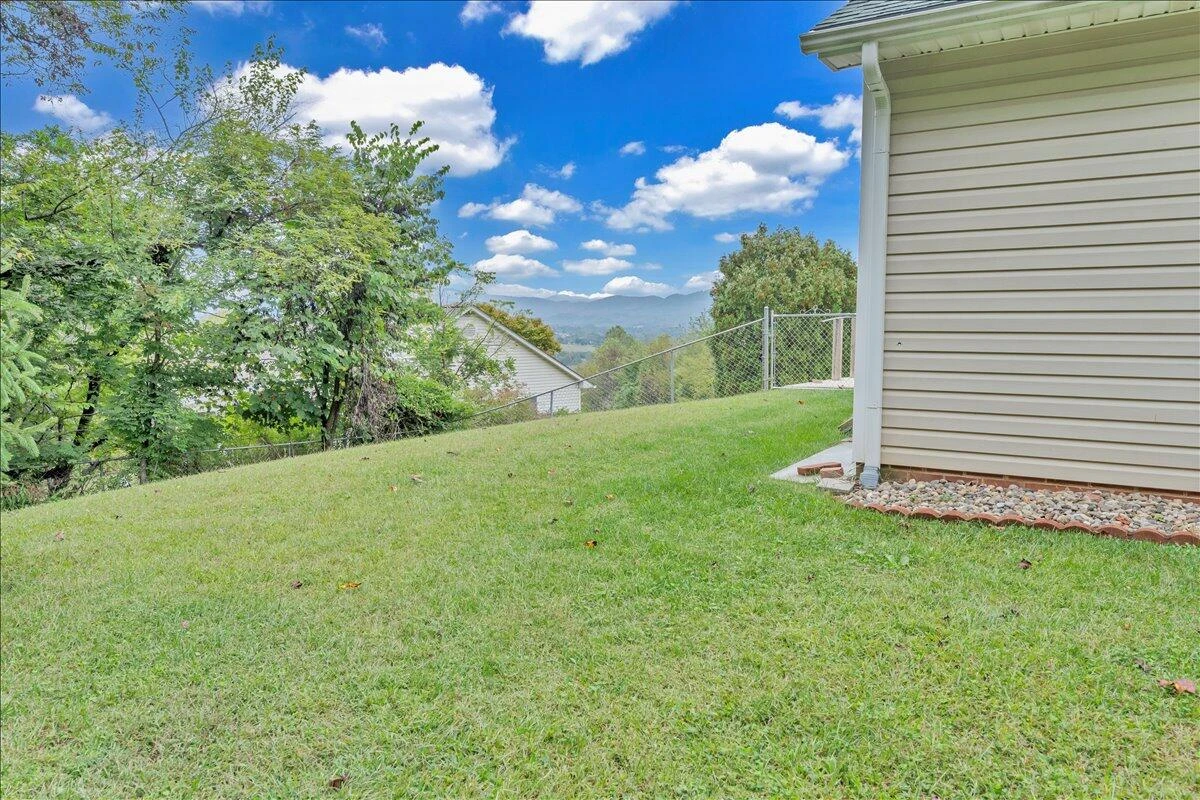 675 Ray ST - Photo 50