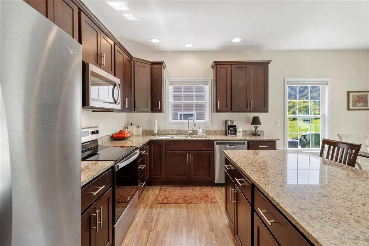 229 Louise LN - Photo 10