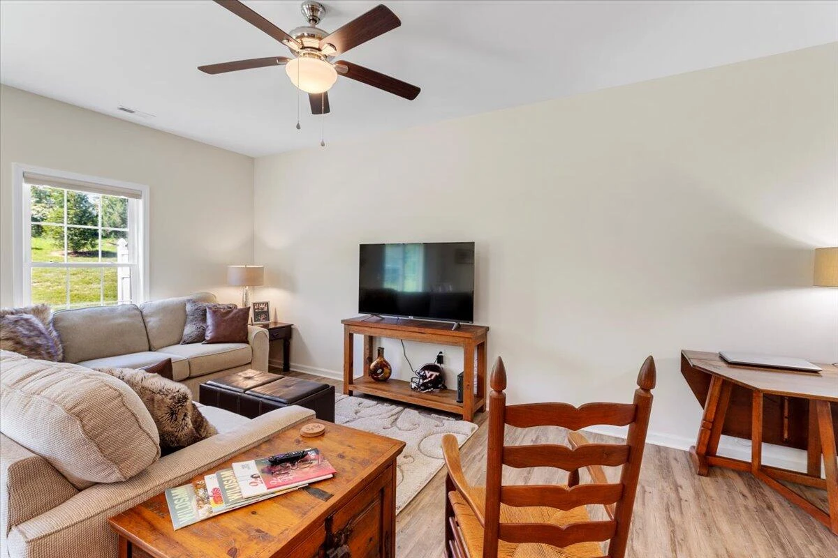 229 Louise LN - Photo 7