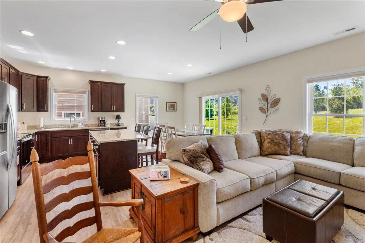 229 Louise LN - Photo 8