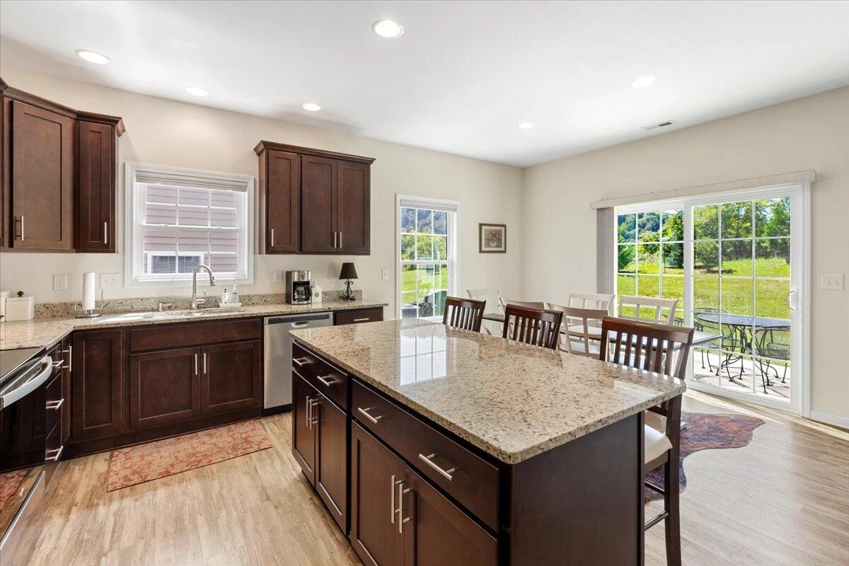 229 Louise LN - Photo 9