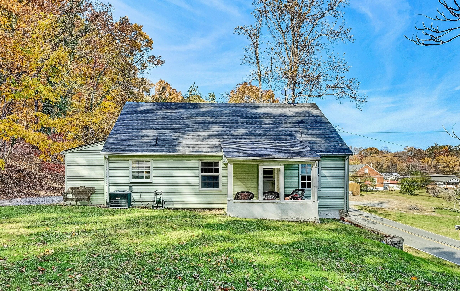 4401 Yellow Mountain RD
