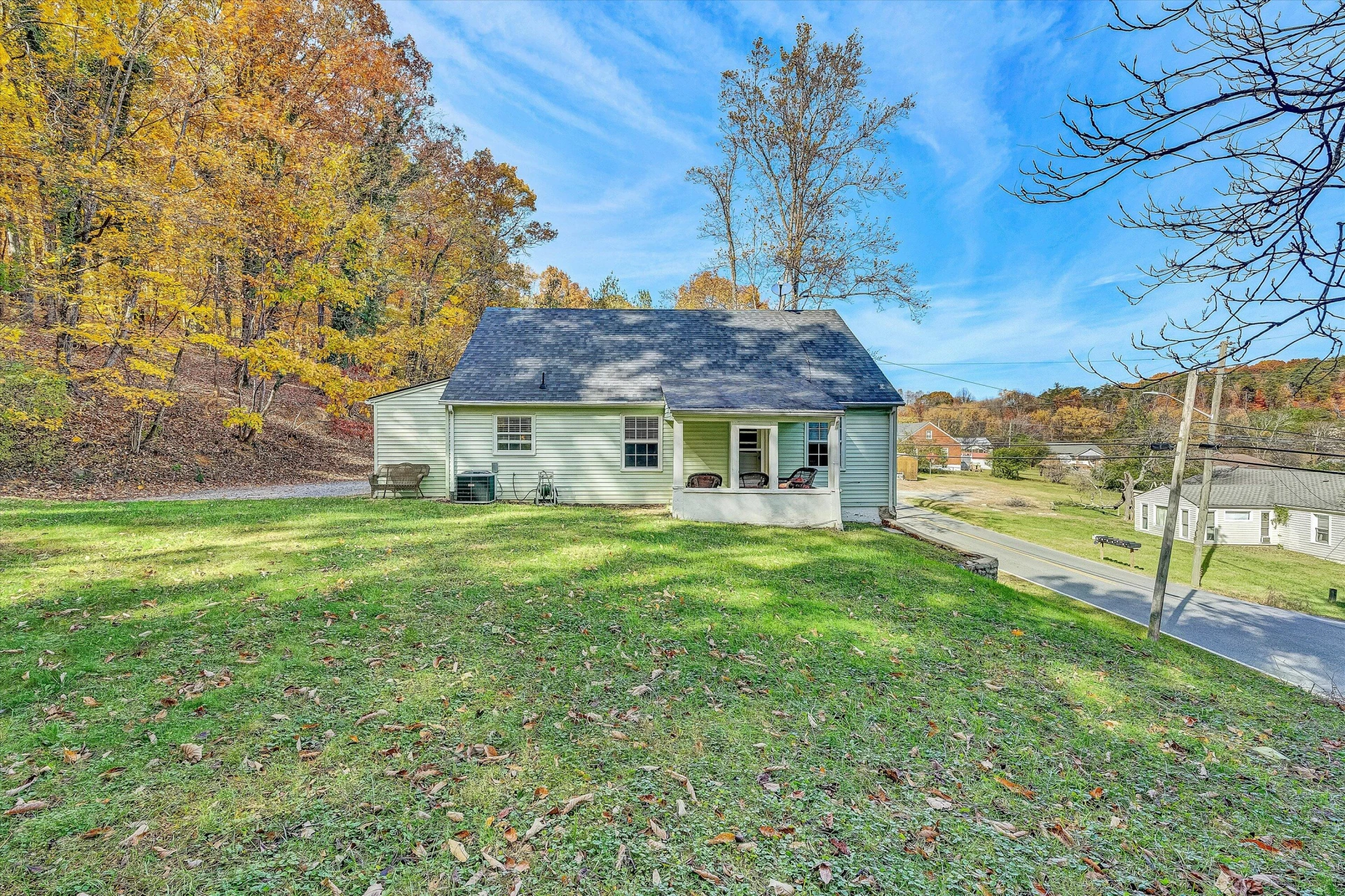 4401 Yellow Mountain RD - Photo 2