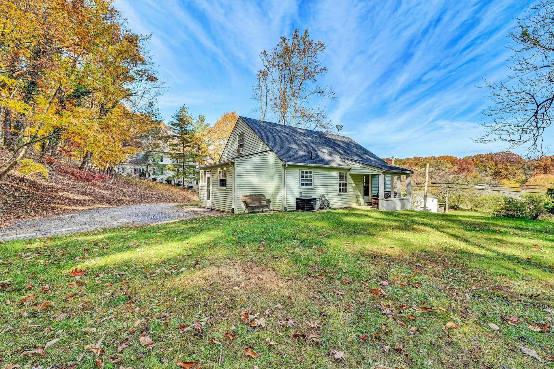 4401 Yellow Mountain RD - Photo 3