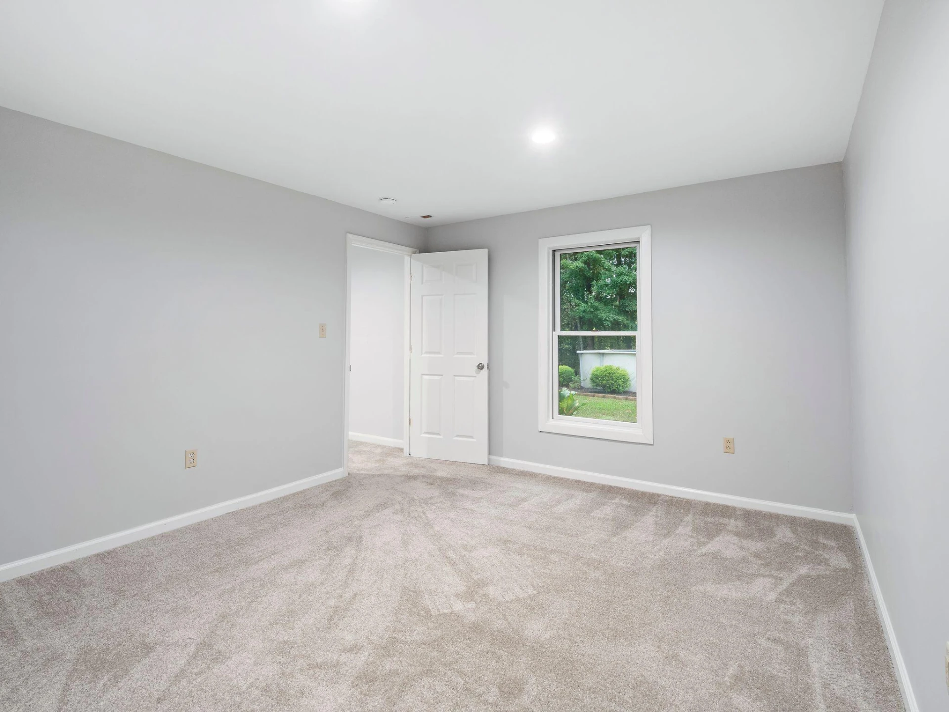 654 Eagle LN - Photo 56