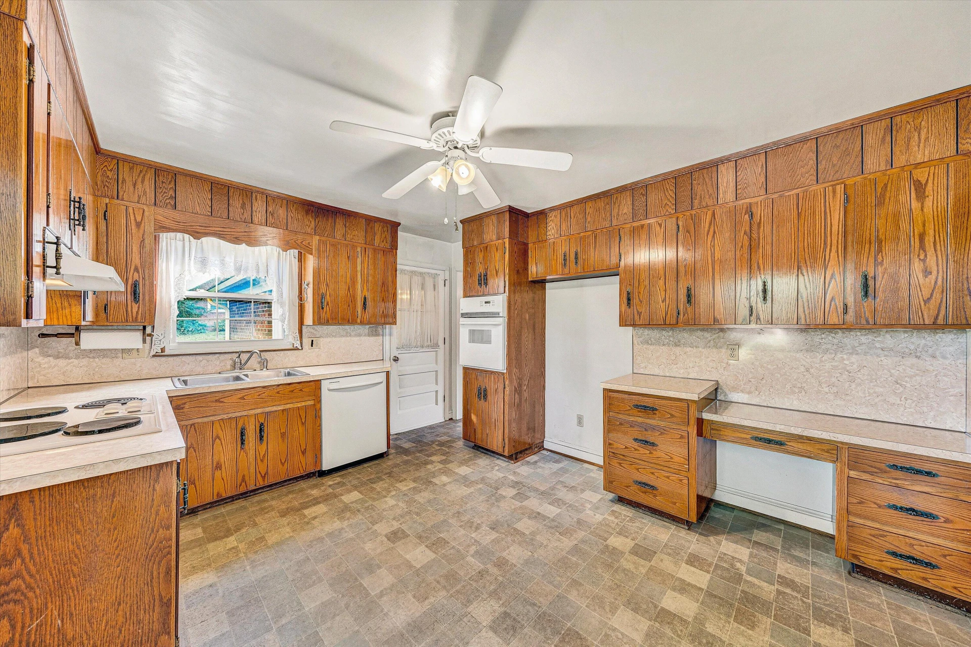 5215 Summer DR - Photo 11