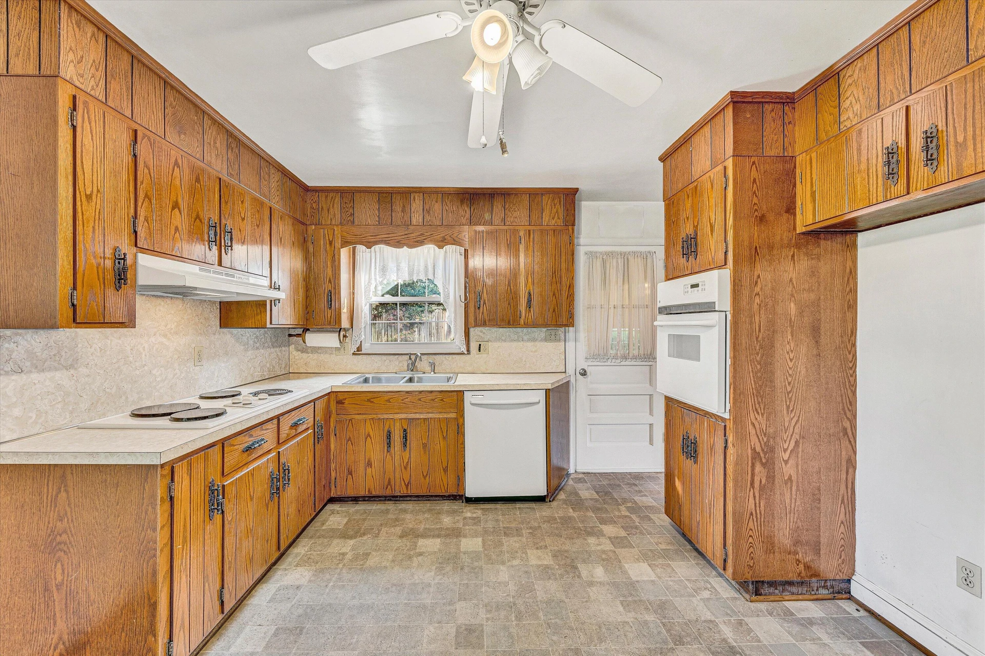 5215 Summer DR - Photo 12