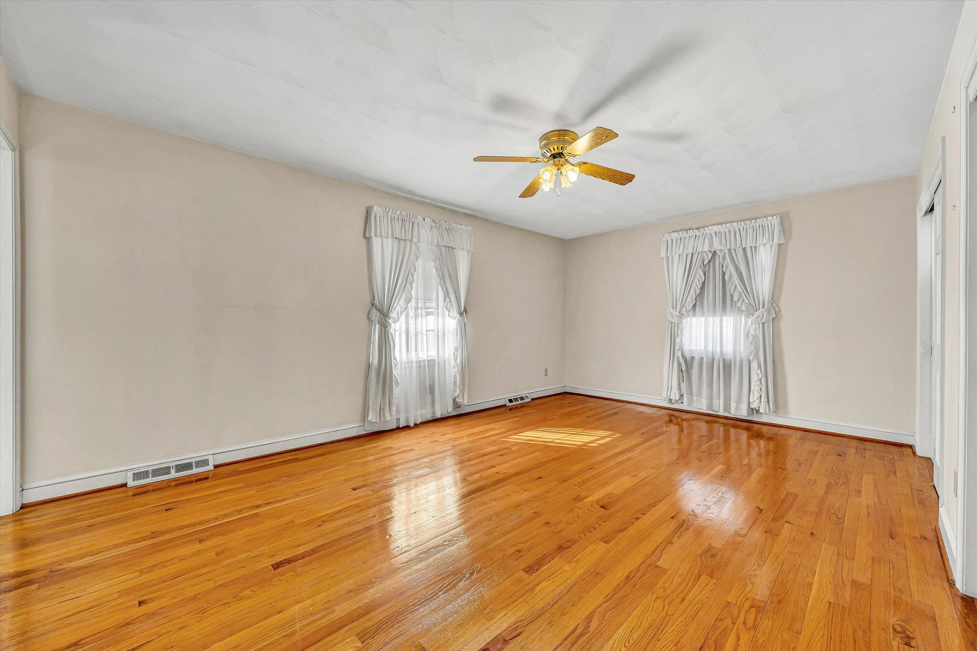 5215 Summer DR - Photo 18